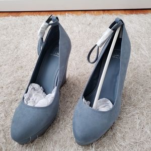 Material Girl Wedges